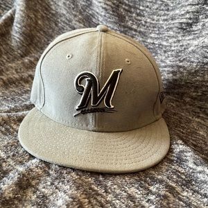 Grey Milwaukee Brewers fitted hat